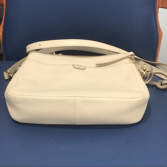 Fossil Sydney leather crossbody robot - Picture 16 of 16